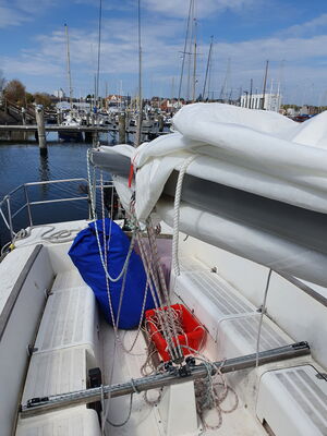 Detailansicht eines Segelbootes auf der  Kieler Förde.